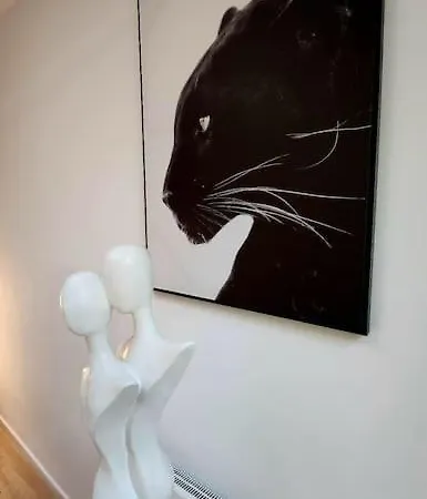 La Taniere Lens Est *